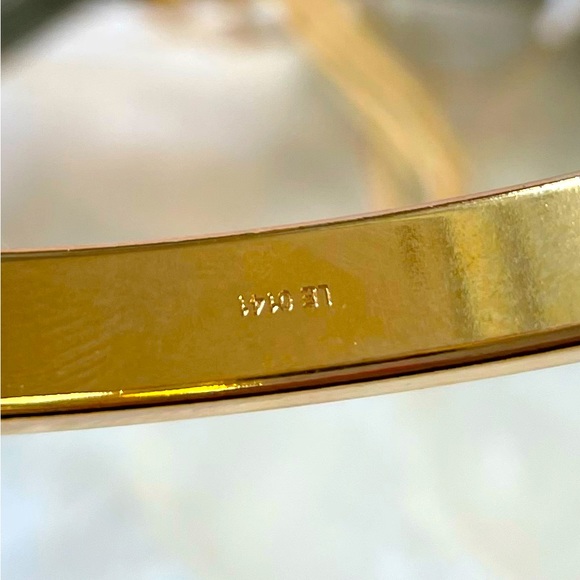 LOUIS VUITTON "GIMME GIVE ME A CLUE " gold tone lacquer dotted bangle SIZE SM - Picture 6 of 7